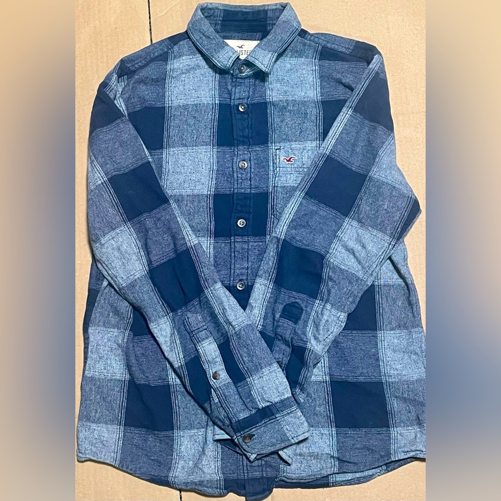 Blue Hollister plaid button up casual long sleeve shirt.